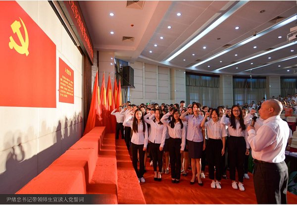 唱响赞歌喜迎党的生日创先争优再创新的辉煌