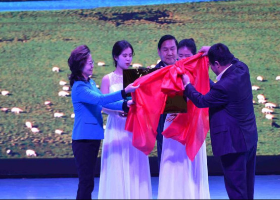 甘南旅游民族演艺实训基地（中心）在我校挂牌成