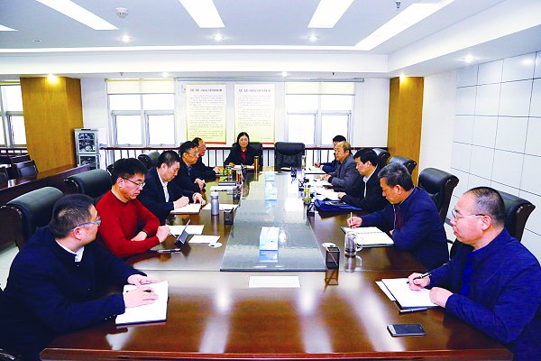 学校召开“大学习、大调研、大改进”工作务虚会