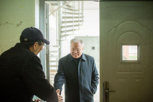 学校领导深入教学一线开展新学期教学检查工作