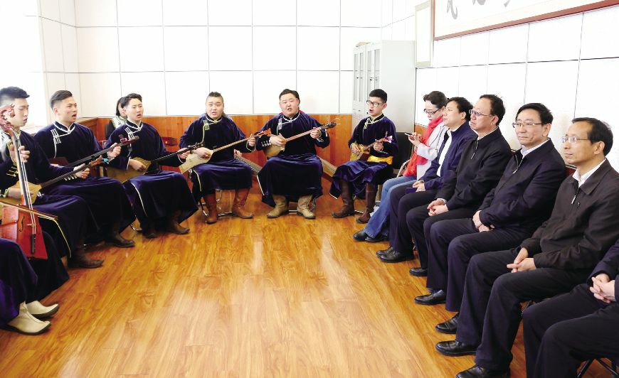 自治区党委常委、宣传部部长白玉刚深入我校调研