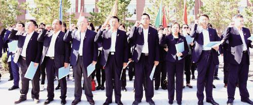 我校举行马克思恩格斯塑像落成揭幕仪式暨开展纪