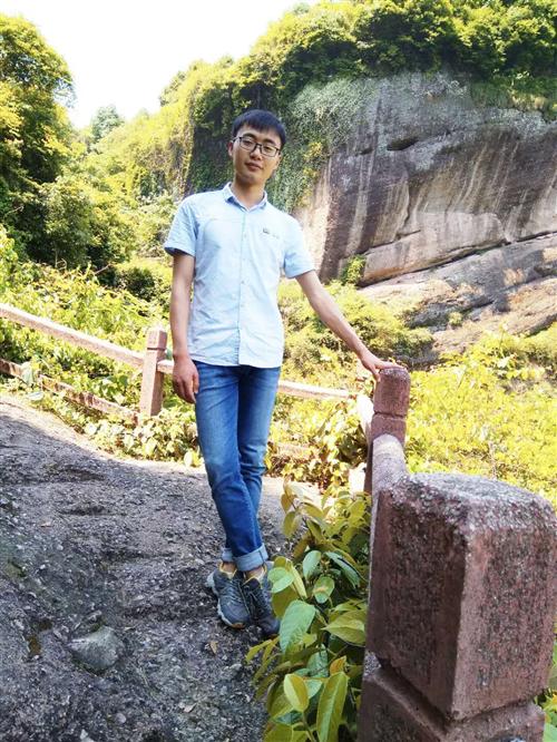 姚子云：腹有诗书气自华