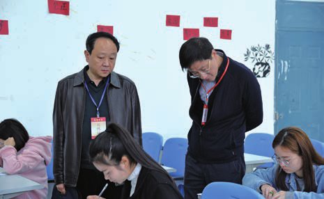 省教育厅厅长邹联克一行到我校巡视考试工作