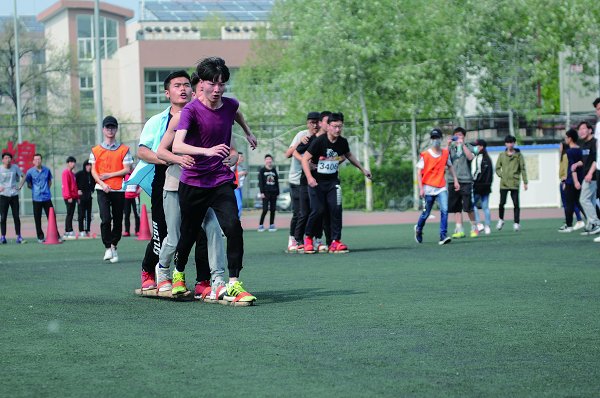 逐梦赛场为青春梦想加油